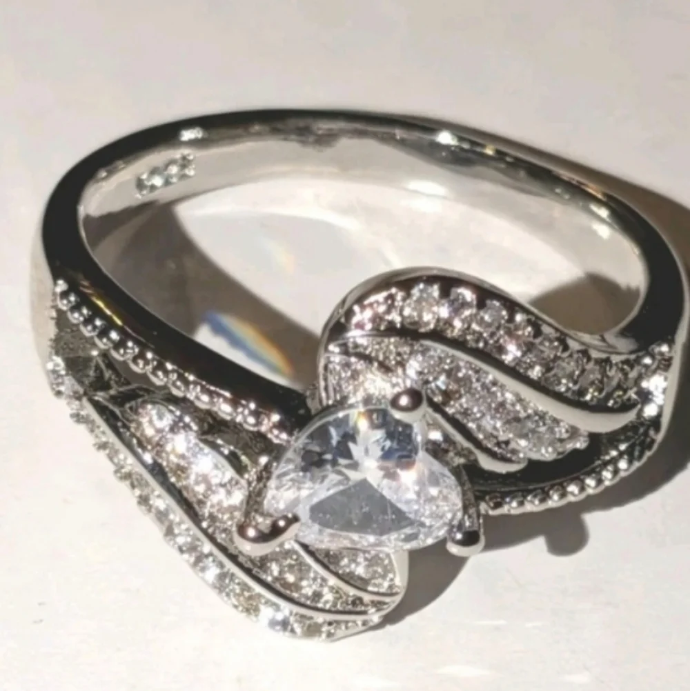 Shimmering 2.00ct Heart Cut Women's Engagement 925 Sterling silver Ring
